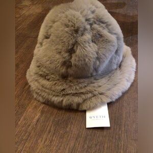 NEW ! Wyeth Women's Faux Fur bucket